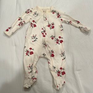 3-6 month Old Navy footies - like new!